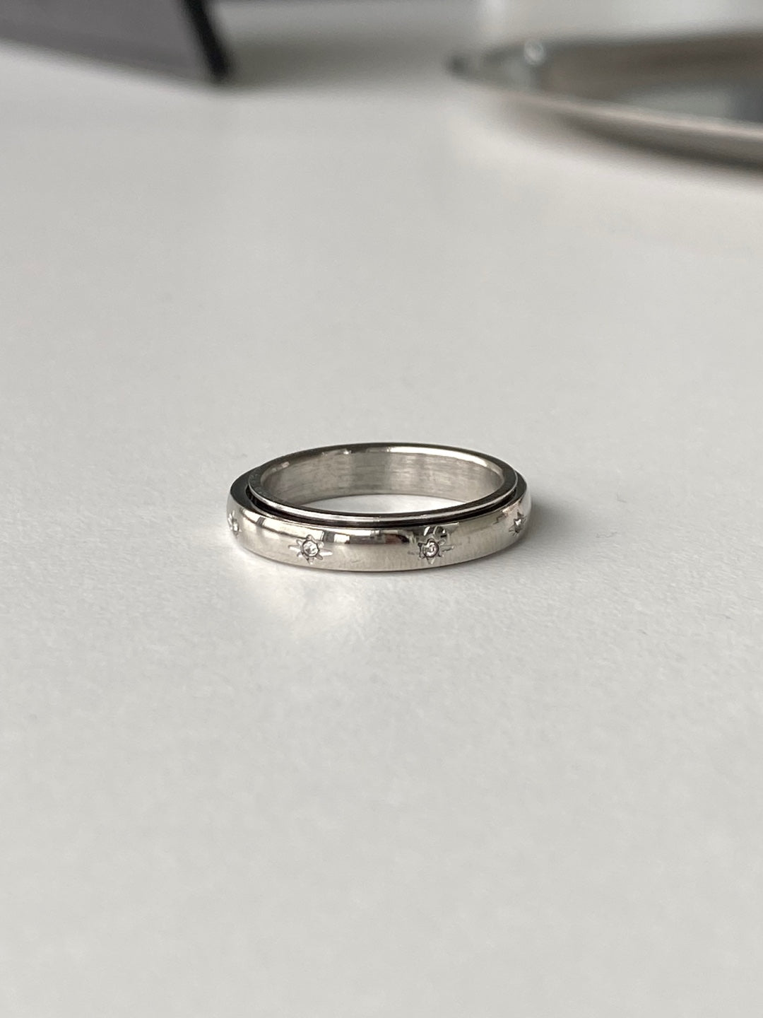 Light round ring