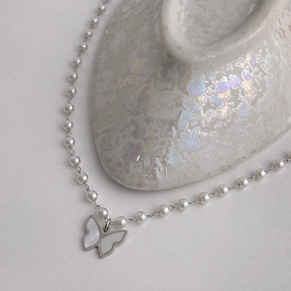 Butterfly pearl necklace