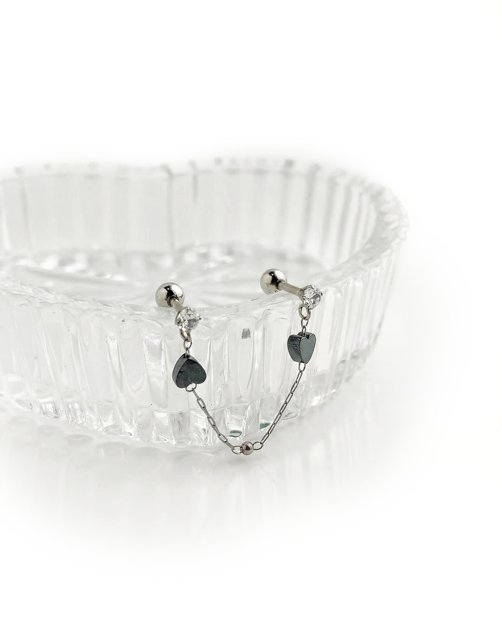 Black heart two-pin chain