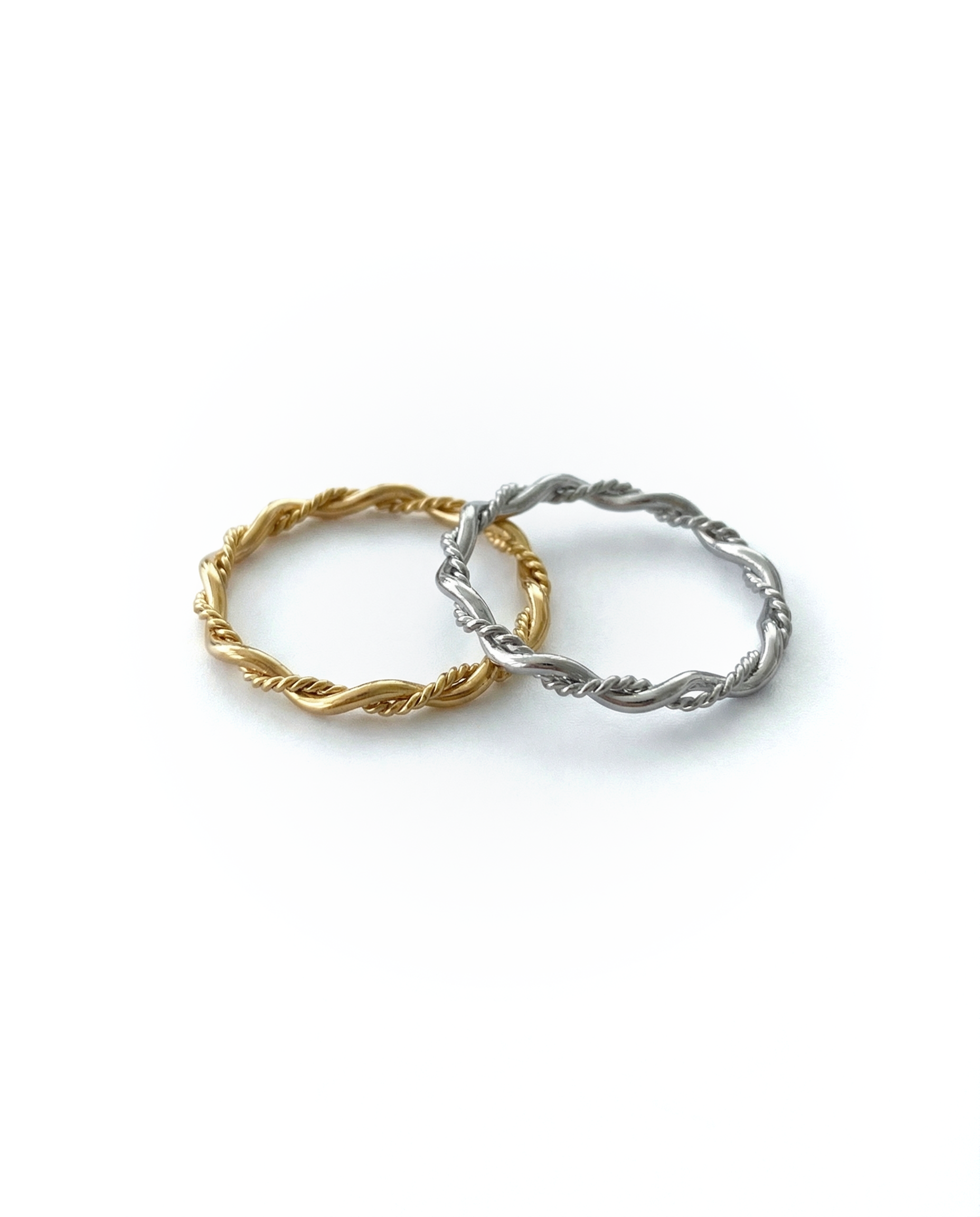 Leaf twist thin ring