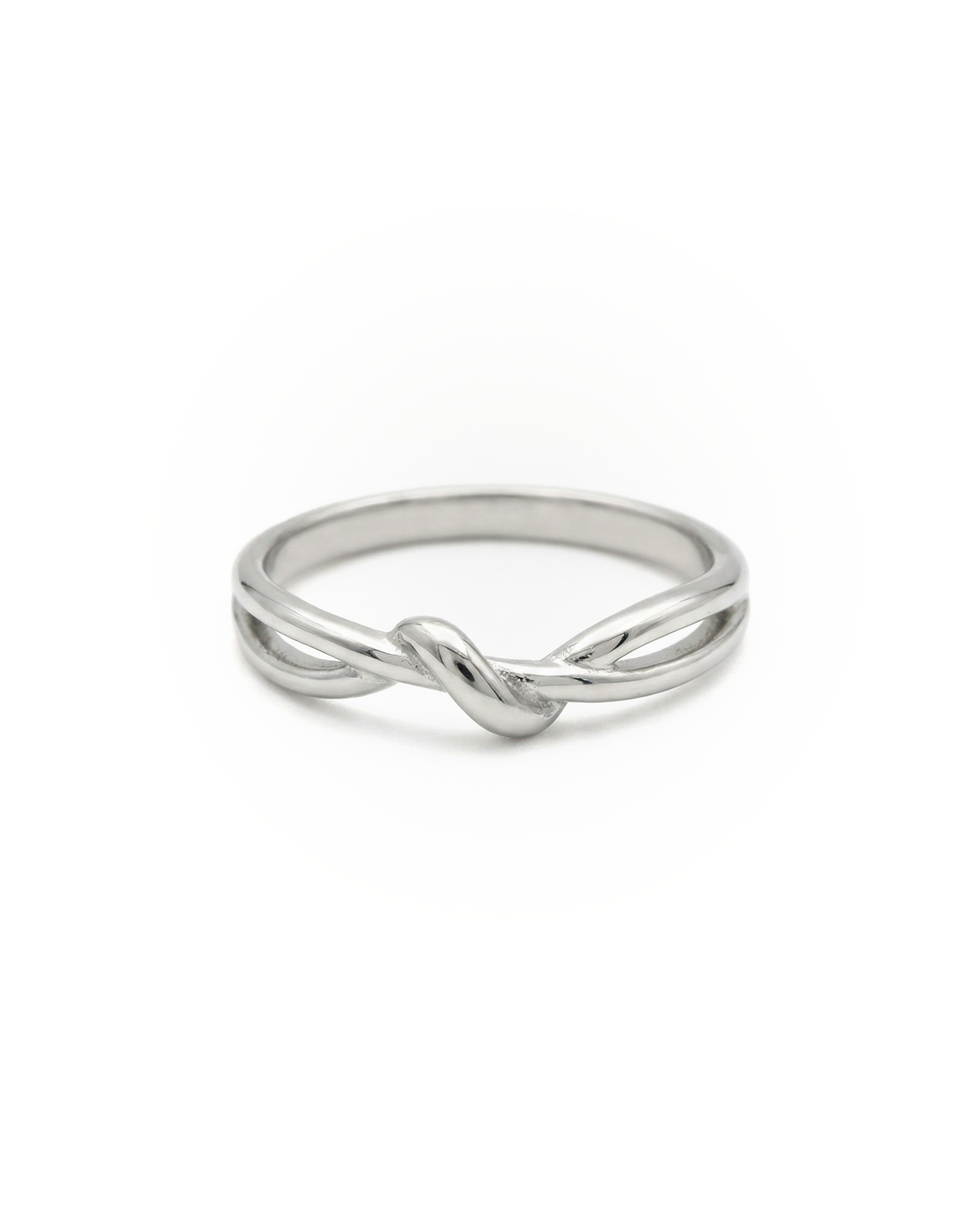 Simple twisted ring