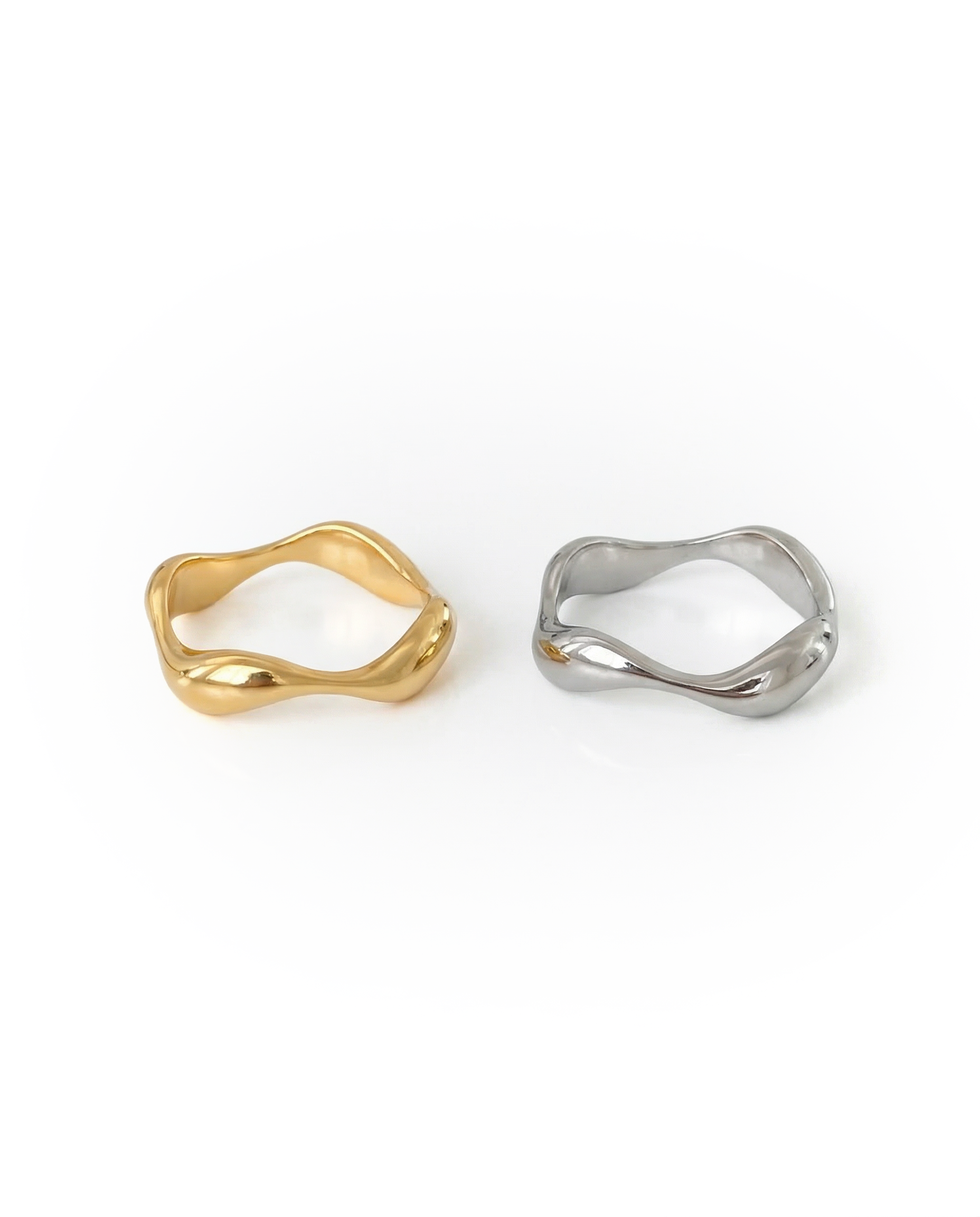 Fluid bold ring